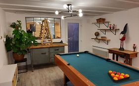 Charmant logement avec terrasse et billard